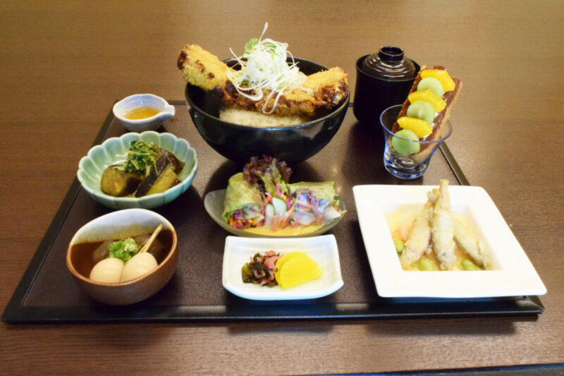平日10食限定 8月の月替わり御膳